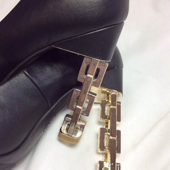 Katy Perry Matte Black The Suzzie Chain Heel Pumps - Picture 6 of 6